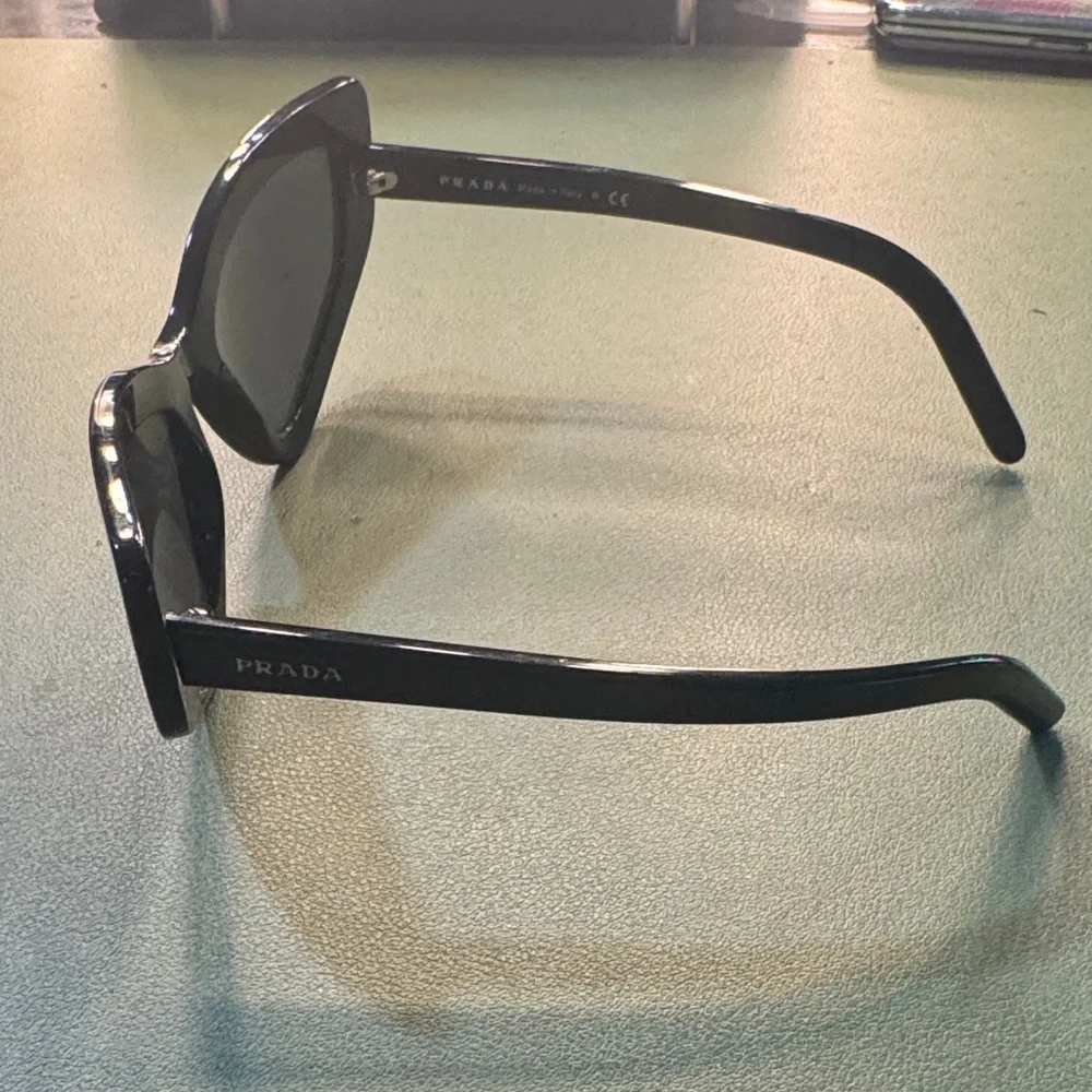 Designer Prada Glossy Black Cat-Eye Sunglasses 🕶️ - Picture 3 of 4